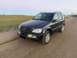 Schwarz Gebraucht 2005 Mercedes ML270 Edition SUV | 5.999 € (Etwas zu teuer)