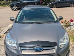 Silber Gebraucht 2013 Ford Focus SYNC Edition Kombi | 2.600 € (Superpreis)