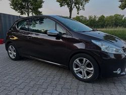 Braun Gebraucht 2014 Peugeot 208 Kleinwagen | 7.500 €