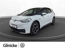 Weiß (gletscherweiß metallic) Gebraucht 2021 VW ID.3 Pure Kleinwagen | 18.930 € (Fairer Preis)