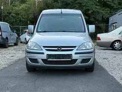 Silber Gebraucht 2010 Opel Combo Edition Van / Kleinbus | 5.299 € (Teuer)