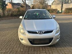 Silber Gebraucht 2011 Hyundai i20 Comfort Kleinwagen | 2.279 € (Fairer Preis)