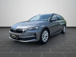Graphitegrau metallic (metallic) Gebraucht 2024 Skoda Octavia Selection Limousine | 28.900 € (Superpreis)