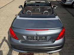 Grau Gebraucht 2007 Peugeot 207 CC Platinum Cabrio | 3.750 € (Fairer Preis)