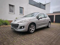 Silber Gebraucht 2011 Peugeot 207 Premium Kleinwagen | 5.700 € (Etwas zu teuer)