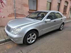 Grau Gebraucht 2002 Mercedes C180 Limousine | 3.400 € (Fairer Preis)