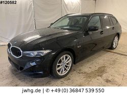 Schwarz ii/bonnet fluid black Gebraucht 2022 BMW 320e Kombi | 28.480 € (Fairer Preis)