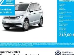 Oyster silver metallic Gebraucht 2024 VW Touran Comfortline Van / Kleinbus | 32.055 € (Fairer Preis)