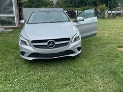 Silber Gebraucht 2014 Mercedes CLA220 Limousine | 7.850 €