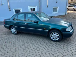 Grün Gebraucht 1995 Mercedes C180 Elegance Limousine | 3.300 €
