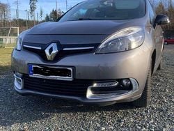 Grau Gebraucht 2016 Renault Scénic III Bose Edition Van / Kleinbus | 5.750 € (Guter Preis)