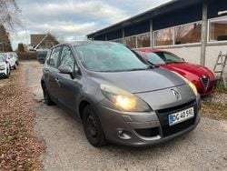Grau Gebraucht 2011 Renault Scénic III Authentique Van / Kleinbus | 2.222 € (Guter Preis)
