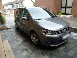 Grün Gebraucht 2013 VW Touran Life Van / Kleinbus | 6.700 € (Fairer Preis)