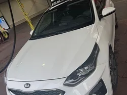 Weiß Gebraucht 2018 Kia Ceed Platinum Edition Limousine | 15.600 € (Superpreis)