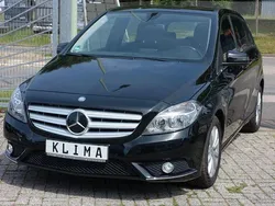 Schwarz Gebraucht 2014 Mercedes B180 Van / Kleinbus | 11.490 € (Fairer Preis)