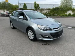 Grau Gebraucht 2014 Opel Astra Sport Kombi | 5.950 € (Guter Preis)