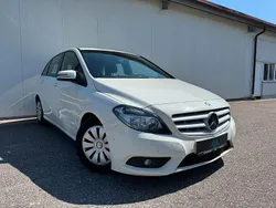 Weiß Gebraucht 2014 Mercedes B180 Edition Van / Kleinbus | 6.999 € (Fairer Preis)