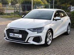 Weiß Gebraucht 2022 Audi A3 Sportback e-tron S-Line Limousine | 24.790 € (Guter Preis)
