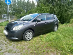 Grau Gebraucht 2009 Toyota Verso Van / Kleinbus | 5.999 € (Fairer Preis)
