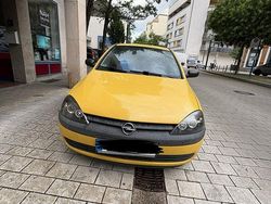 Gelb Gebraucht 2001 Opel Corsa Kleinwagen | 1.000 €