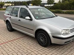 Silber Gebraucht 2001 VW Golf IV Kombi | 1.799 €
