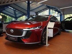 Rot Neu 2025 Mazda 6e Limousine | 42.490 € (Guter Preis)