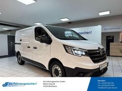 Weiss Gebraucht 2023 Renault Trafic Komfort Van / Kleinbus | 26.988 € (Superpreis)