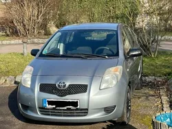 Grau Gebraucht 2006 Toyota Yaris Luna Limousine | 2.300 € (Etwas zu teuer)