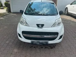 Weiß Gebraucht 2011 Peugeot 107 Kleinwagen | 2.300 € (Fairer Preis)