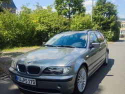 Grau Gebraucht 2003 BMW 320 Sport Line Kombi | 2.200 € (Fairer Preis)