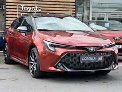 Orange Neu 2025 Toyota Corolla Sport Limousine | 36.190 €
