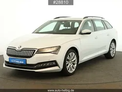 Weiß Gebraucht 2022 Skoda Superb Ambition Kombi | 21.690 € (Guter Preis)