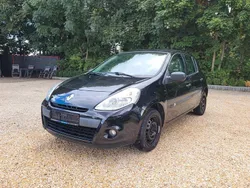 Schwarz Gebraucht 2010 Renault Clio III Kleinwagen | 2.380 € (Superpreis)