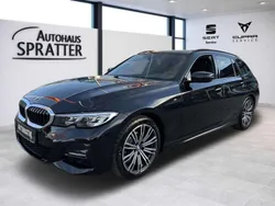 Black sapphire metallic Gebraucht 2021 BMW 318 M Sport Kombi | 27.990 € (Guter Preis)