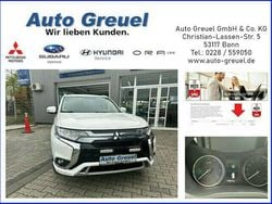 Weiß Gebraucht 2021 Mitsubishi Outlander P-HEV Basis SUV | 14.500 € (Guter Preis)