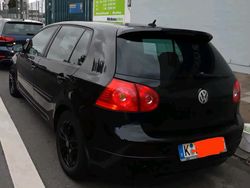 Schwarz Gebraucht 2005 VW Golf V Kleinwagen | 2.000 €
