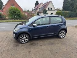 Blau Gebraucht 2015 VW cross up! Kleinwagen | 6.500 € (Guter Preis)