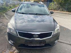 Grau Gebraucht 2012 Kia Ceed Sportswagon Edition 7 Kombi | 1.999 € (Etwas zu teuer)