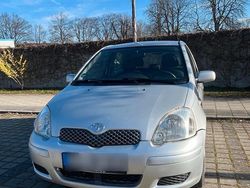 Silber Gebraucht 2005 Toyota Yaris Kleinwagen | 990 € (Guter Preis)