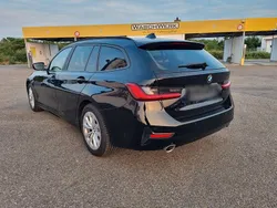 Schwarz Gebraucht 2020 BMW 320 Advantage Kombi | 19.900 € (Fairer Preis)