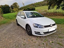 Weiß Gebraucht 2015 VW Golf VII Comfortline Limousine | 9.500 € (Superpreis)