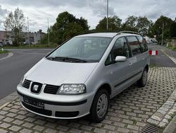 Grau Gebraucht 2004 Seat Alhambra Van / Kleinbus | 3.799 € (Fairer Preis)