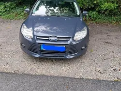 Blau Gebraucht 2014 Ford Focus Kombi | 5.300 € (Fairer Preis)