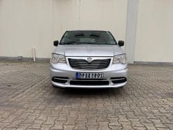 Silber Gebraucht 2013 Lancia Voyager Silver Van / Kleinbus | 8.900 € (Superpreis)