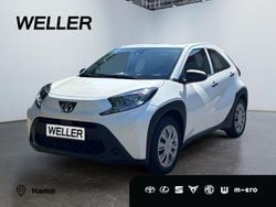 Weiss Gebraucht 2022 Toyota Aygo Kleinwagen | 13.880 € (Guter Preis)