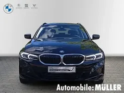 Schwarz Gebraucht 2024 BMW 320 Comfort Edition Kombi | 36.890 € (Guter Preis)