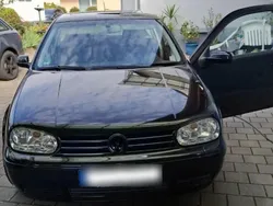 Schwarz Gebraucht 2002 VW Golf IV Edition Kleinwagen | 3.000 € (Etwas zu teuer)
