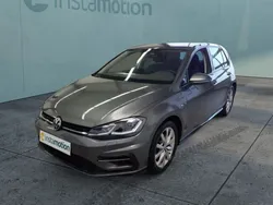 Grau Gebraucht 2019 VW Golf VII Highline Limousine | 20.090 € (Fairer Preis)