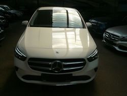 Weiß Gebraucht 2022 Mercedes B220 Van / Kleinbus | 26.990 € (Superpreis)