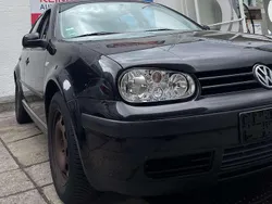 Schwarz Gebraucht 2000 VW Golf IV Edition Limousine | 1.000 € (Fairer Preis)